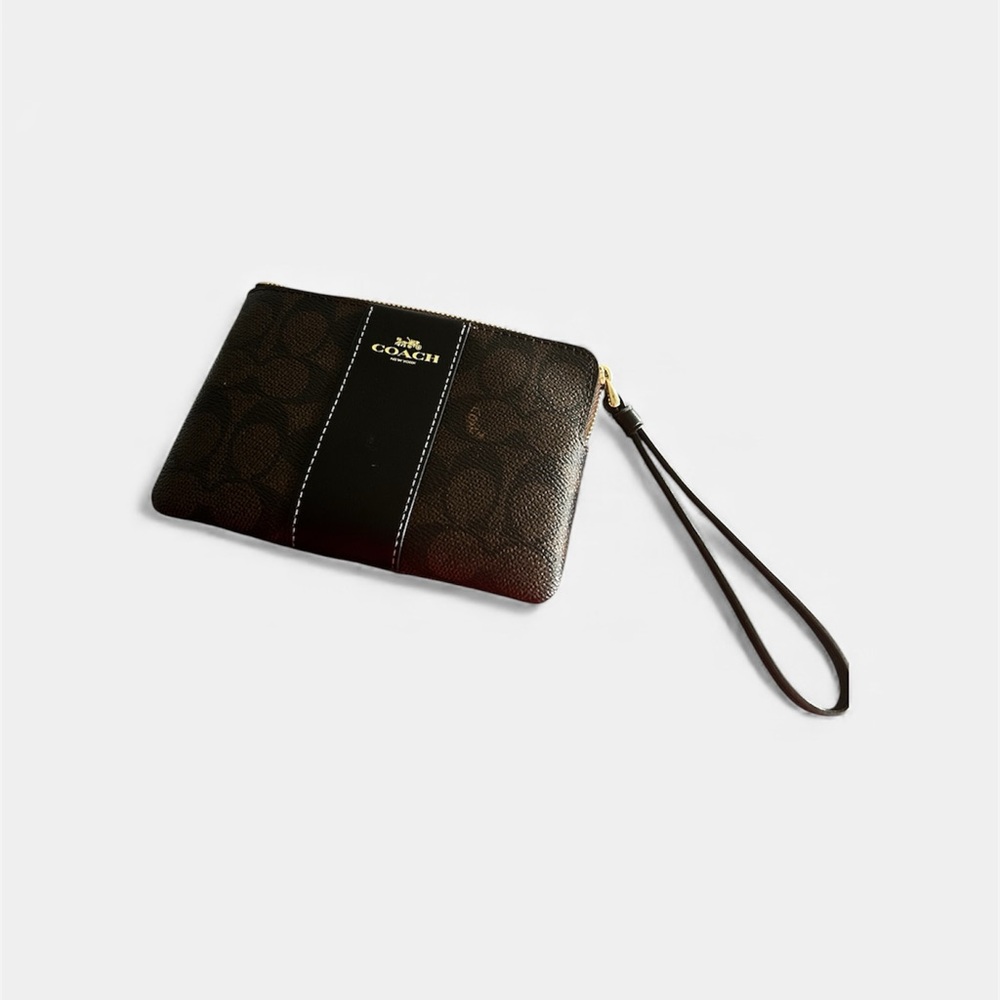 Coach Small Brown and Black Wristlet – Brand New – Zip Clutch Wallet
